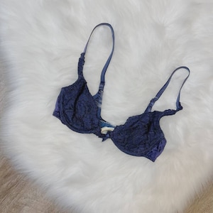 VICTORIAS SECRET BRA 34A NAVY BLUE FRONT CLASP BOW BACK LACE