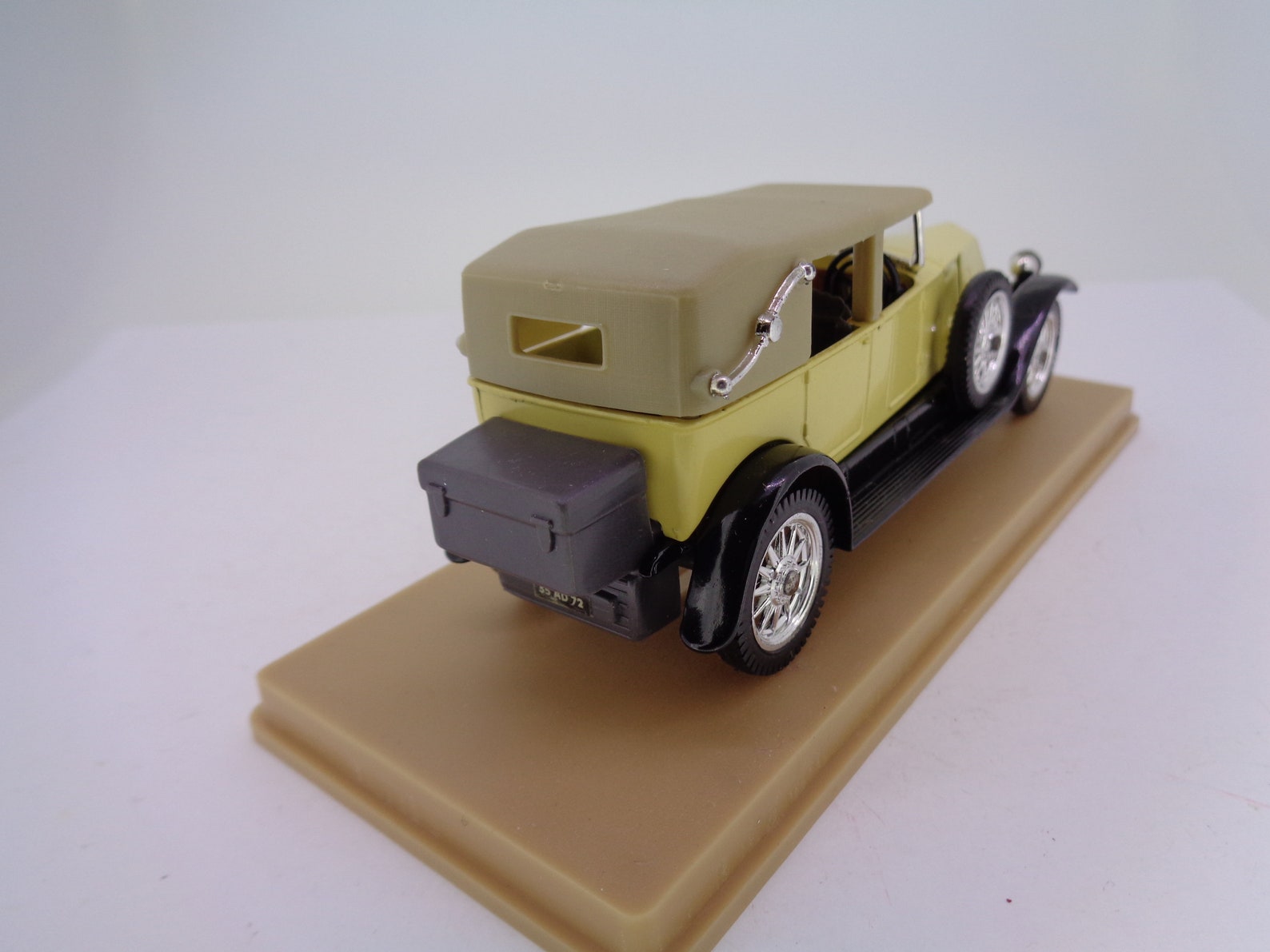 Vintage Solido Age D'or Diecast Renault 40cv 1926 Decouvrable 143 Scale With Plastic Display Vintage Solido Age D'or Diecast Renault 40cv 1926 Decouvrable 143 Scale With Plastic Display