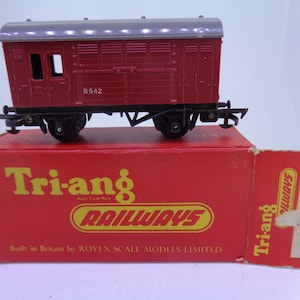 Triang Railways OO Gauge R123 Horse Box B542 Boxed