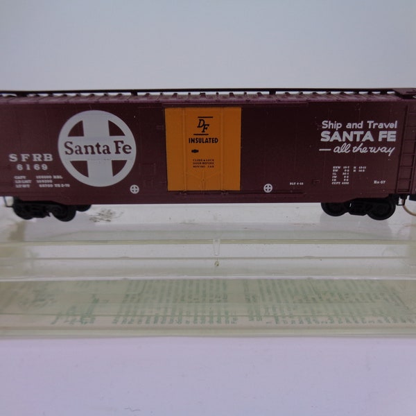 Kadee Micro trains N scale - 32076 50' standard boxcar Santa Fe "Ship & Travel" (Boxed)
