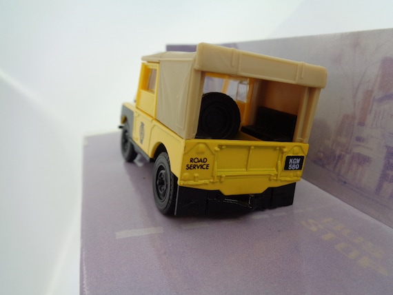 値下げしました！DINKY TOYS Small BUS O 319 Mercedes-Benz - Vintage Dinky toys 541