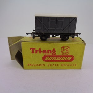 Triang Railways TT Gauge T71 12t Goods Van B875550 Grau/Weiß Boxed