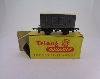 Triang Railways TT Gauge T71 12t Goods Van B875550 Grey/White Boxed