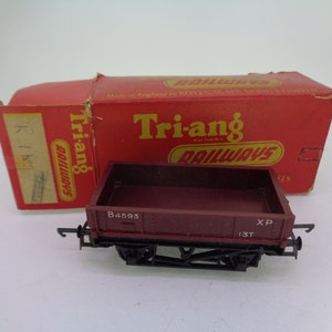 Triang Railways OO Gauge 13T Goods wagon with dropside B4593 Boxed