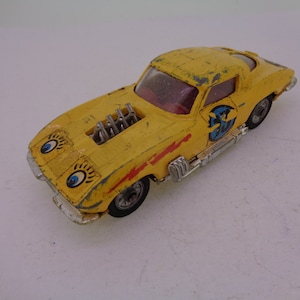 Vintage Corgi Toys 337 Chevrolet Corvette sting ray  (Playworn)