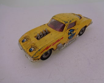 Vintage Corgi Toys 337 Chevrolet Corvette sting ray  (Playworn)