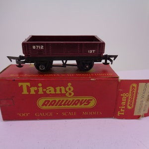 Triang Railways OO Gauge R113 13t Goods wagon with dropside B712 Boxed