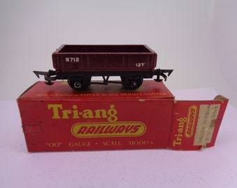 Triang Railways OO Gauge R113 13t Goods wagon with dropside B712 Boxed