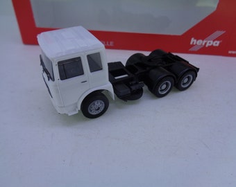 Herpa miniature model tractor HO 1/87 Scale - Roman Diesel Zgm White