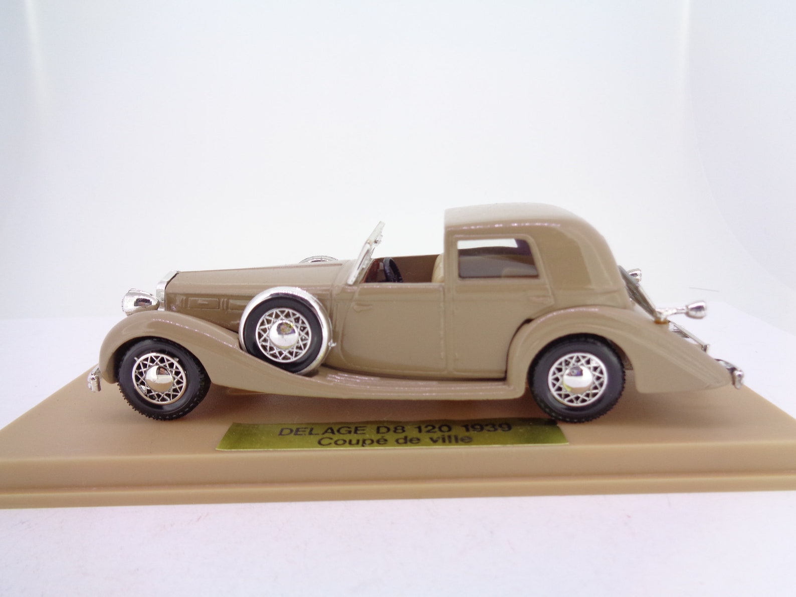 Solido 31 Delage D8 120 Coupé de Ville 1939 1/43 Âge d'Or