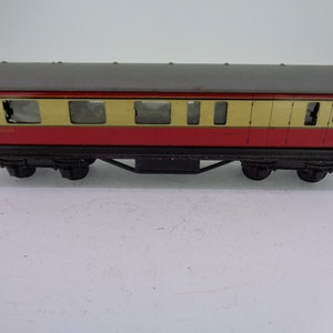 Vintage TTR Trix Twin Railway OO Gauge Bogie Coach  No.27104 Red/Cream
