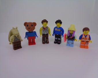 6x Mini figure collectable