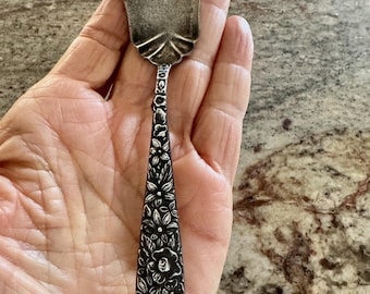 Vtg Floral Dessert Spoon in Sterling Silver 6 In Long Cira 40's? Needs Cleaning