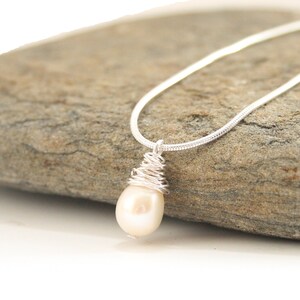 Wire wrapped pearl jewellery set, handmade wedding jewellery, bridesmaid gift image 4