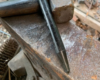 H13 Blacksmith Center Punch