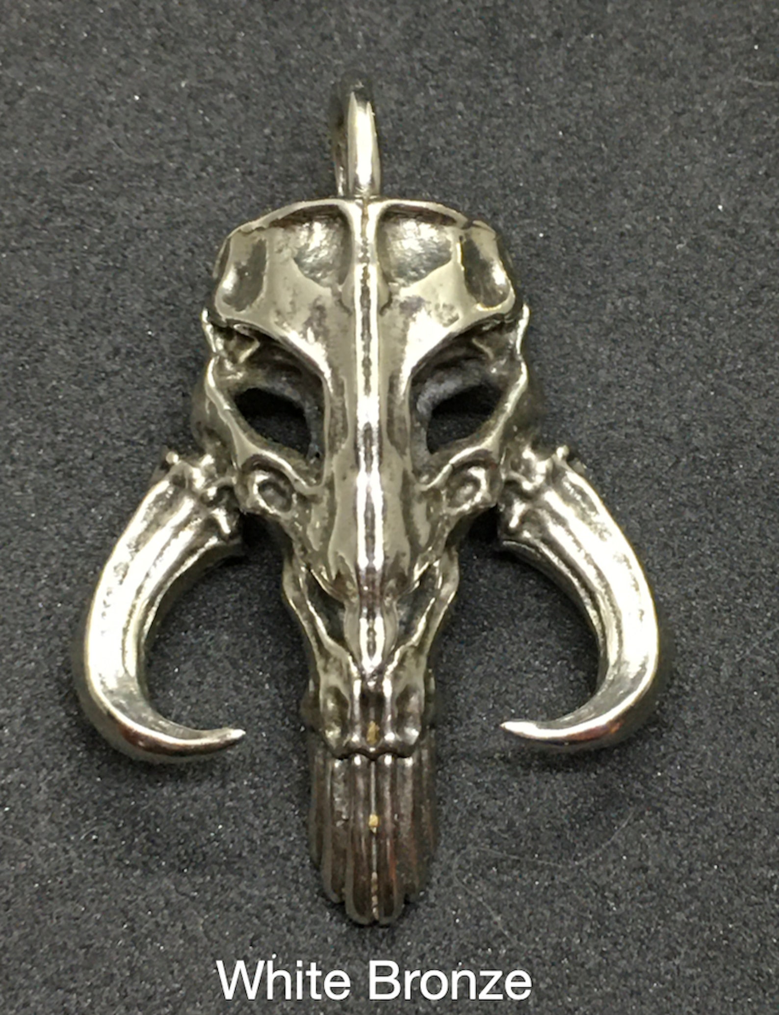 Mandalorian Mythosaur Skull Pendant- White Bronze Version - Etsy