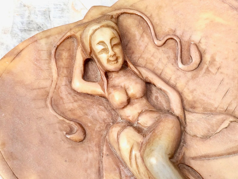 FAIRY NYMPH on Large  LEAF of Fan-like Golden Red Jade image 2