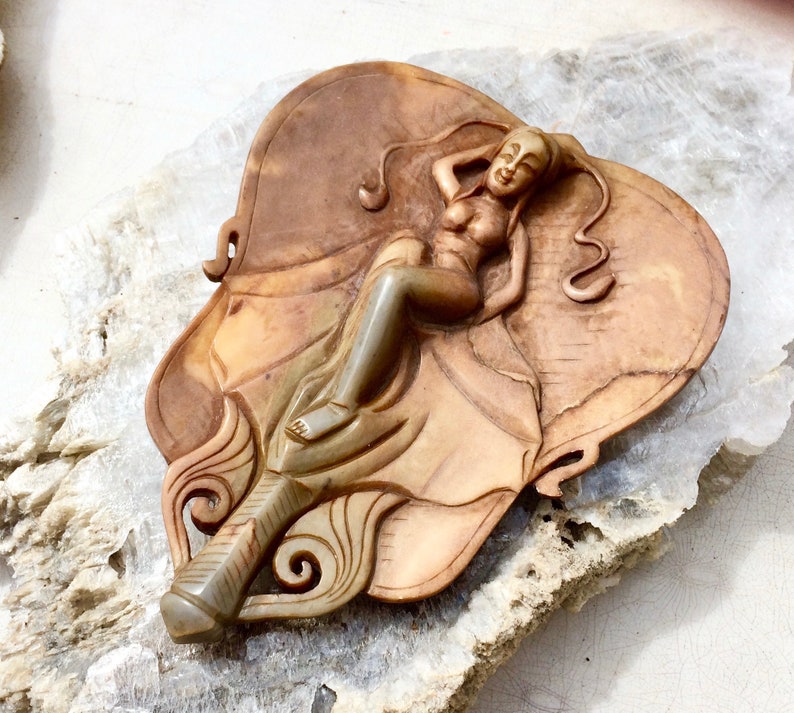FAIRY NYMPH on Large  LEAF of Fan-like Golden Red Jade image 4