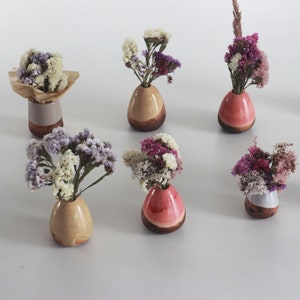 Vaso in ceramica in miniatura con piccolo bouquet / Bomboniere per gli ospiti in grandi quantità / Bomboniere rustiche / Set di fiori secchi / Bomboniere per baby shower