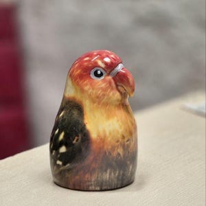 Custom Parrot Portrait Urn: Personalized Pet Bird Ashes Pottery Keepsake