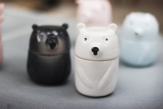 蓋付きクマのシュガージャー白いシロクマと黒いテディベア茶色のクマの 