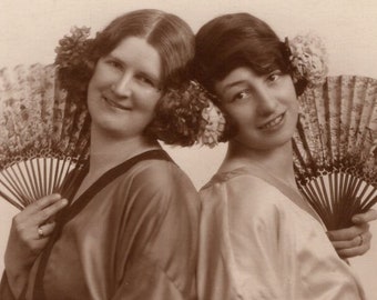 1900s Women Dressed As Geisha Real Photo Postcard - Antique RPPC Vintage Fan Victorian Japanese Kimono Japan