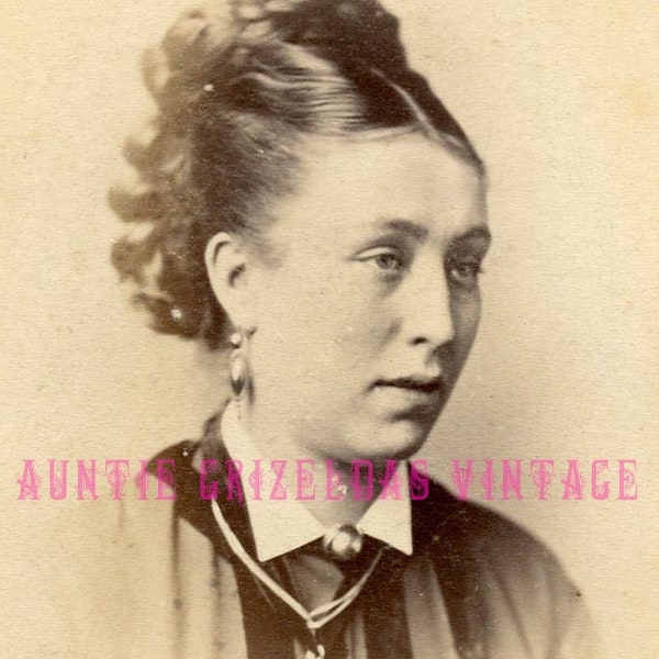 1870s Woman with Large Locket & Beautiful Hair CDV Photo - Carte de Visite Antique Vintage Victorian Women Fashion Southsea England