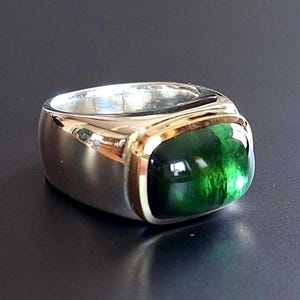 Handgefertigter Silberring mit grünem Turmalin – Unikat – 925 Silber– 585 Goldfassung – großer Edelsteinring/ Statementring