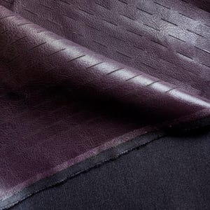 Tejido elástico de piel sintética que cambia de color para prendas y accesorios de vanguardia. imagen 6