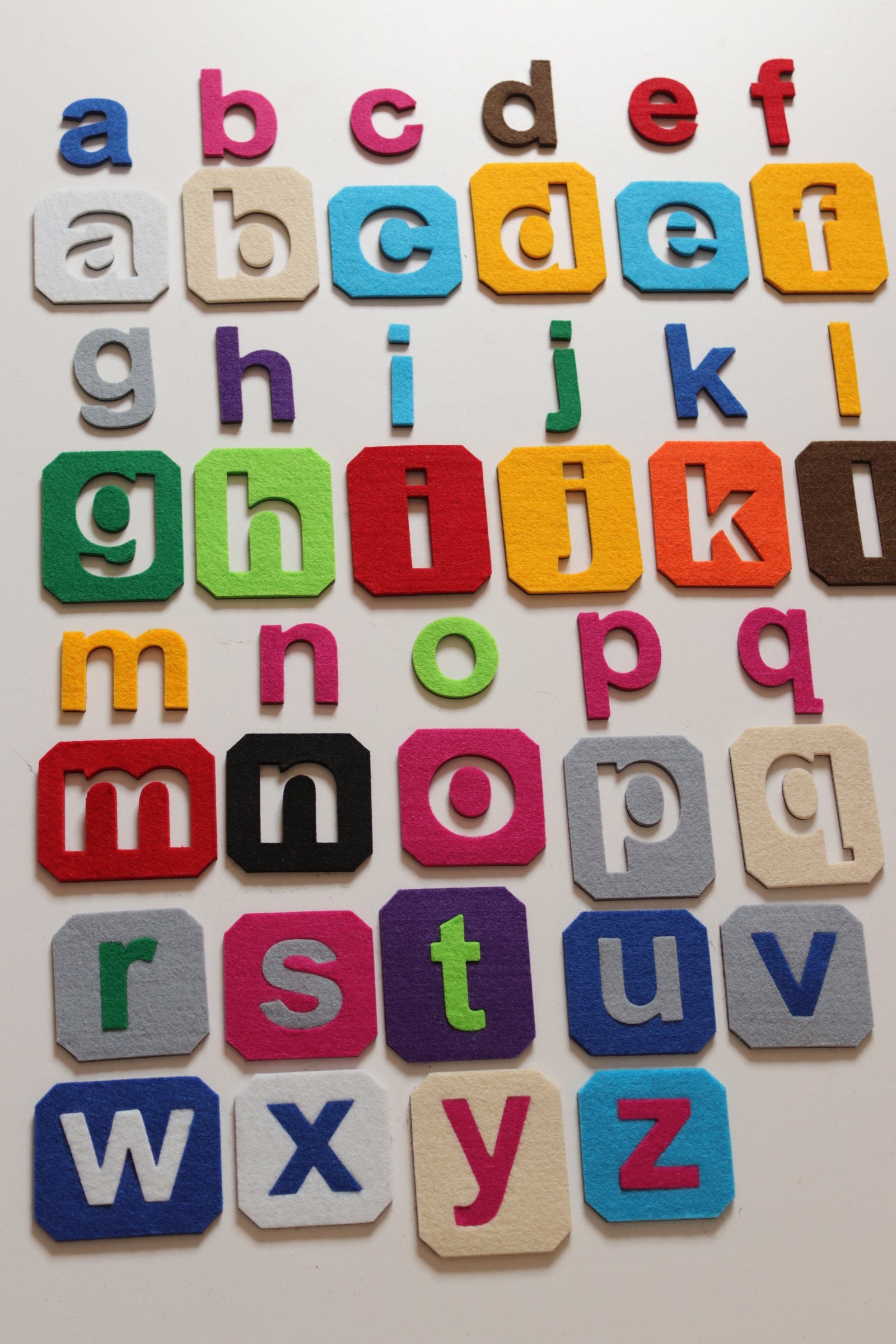 26 English alphabet/lot Assorted Mini Colorful Rubber Alphabet