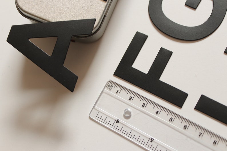 Lettres magnétiques majuscules, alphabet NOIR pour apprendre à lire. Idéal sur le réfrigérateur, aimants pour enfants image 5