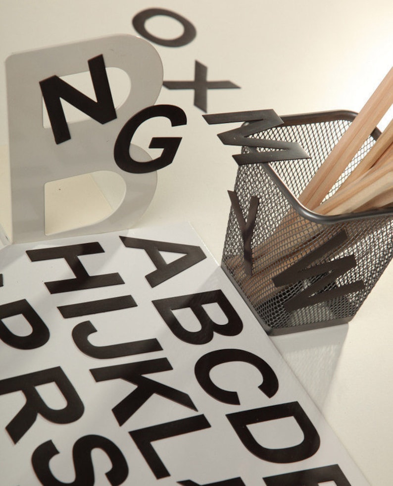 Lettres magnétiques majuscules, alphabet NOIR pour apprendre à lire. Idéal sur le réfrigérateur, aimants pour enfants image 3