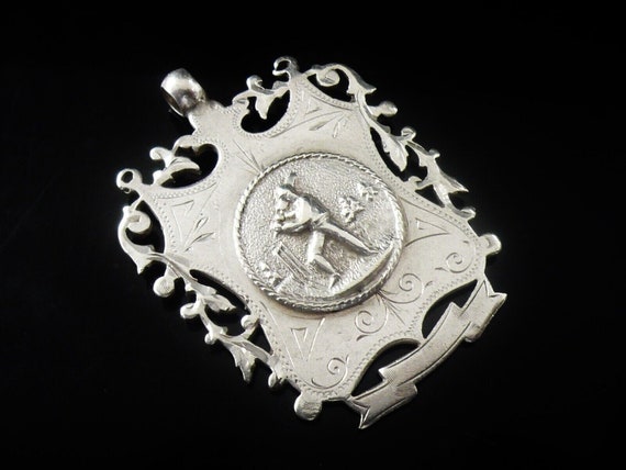 イギリスアンティーク スポーツ シルバー メダル & ブローチ STERLING
