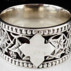 Antique Sterling Silver Napkin Ring, English, Serviette, Tableware, Foliage, Hallmarked Birmingham 1899, Spurrier & Co