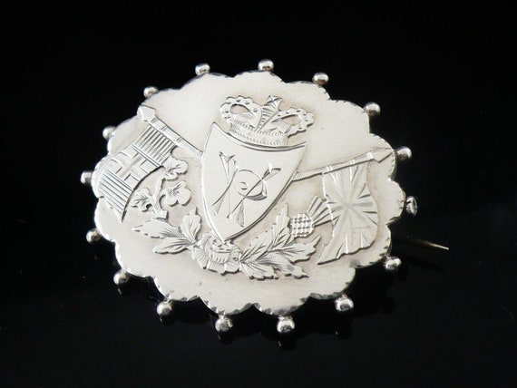 イギリスアンティーク スポーツ シルバー メダル & ブローチ STERLING