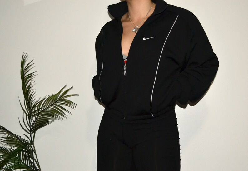 NIKE Vintage Black and White Cropped Nike Sweater Light | Etsy QUEENS | Vintage Reworked Nike Zip Up Crop hoody grey | Nike