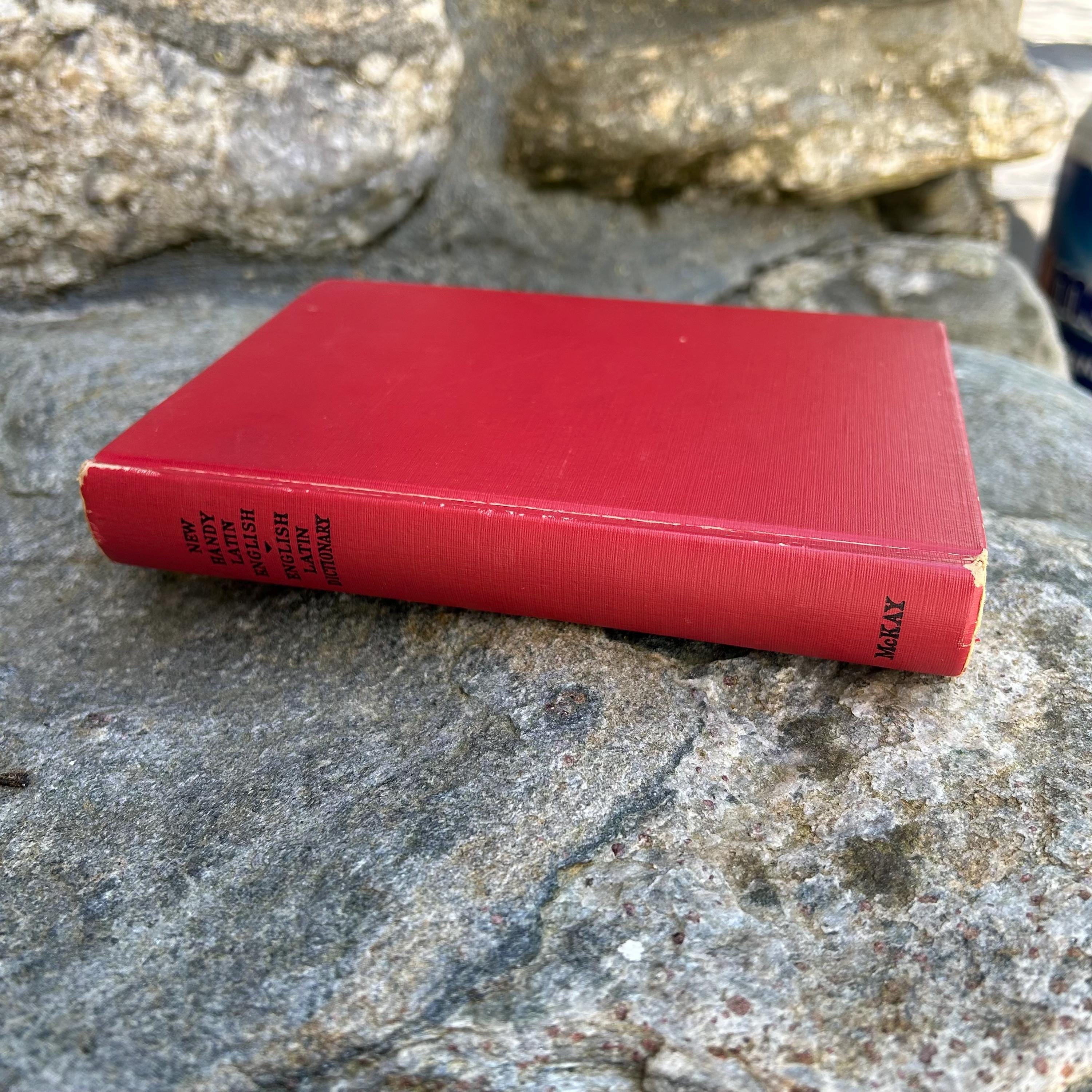Latin dictionary、Classical dictionary 9780025225800_p0_v4_s484x700.jpg