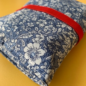 Trousse d'articles indispensables pour les règles. Pochette privée. Cadeau pour les premières règles. Pack règles discret. Essentiels pour l'école.Trousse de soins pour préadolescents.Cadeau pour adolescente.