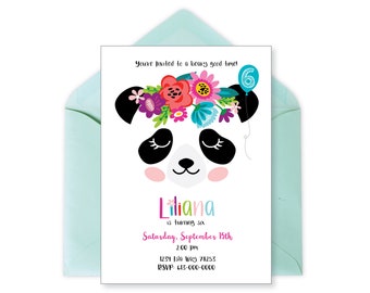 Invitación de cumpleaños con diseño de panda floral, texto personalizado (archivo digital)