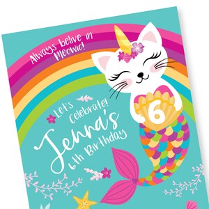 Puede incluir: Una colorida tarjeta de cumplea&ntilde;os con una caprichosa sirena-gato con un cuerno de unicornio. La tarjeta tiene un arco&iacute;ris, una cola de sirena rosa y el texto "Always belive in Meowic!" y "Let's Celebrate! Jenna's 6th Birthday". El fondo es turquesa.