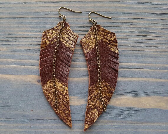 Leather earrings. Feather Earrings. Bronze Boho Earrings. Bohemian Earrings. Brown Earrings. Country Chic Earrings. Cowgirl Earrings.