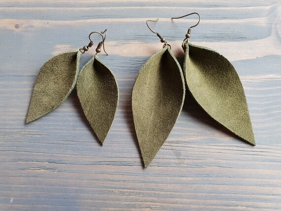 Leather Leaf Earrings, Green Earrings, Leather Earrings, Western Earrings, Boho Earrings, Leaf Earrings, Boho Jewelry, Green Leather