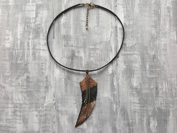 Leather necklace Feather necklace Boho necklace Bohemian choker Pendant choker Leather choker Feather pendant necklace Black bronze necklace