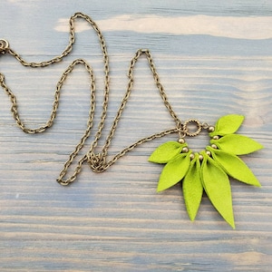 Green Leather Necklace, Green Necklace, Bronze Chain Necklace, Boho Necklace, Boho Jewelry
