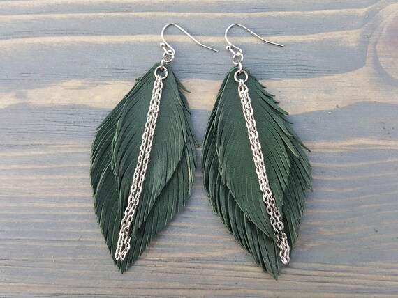 Green leather earrings. Leather feather earrings. Double feather earrings. Emerald green leather. Boho earrings. Bohemian dangle earrings.