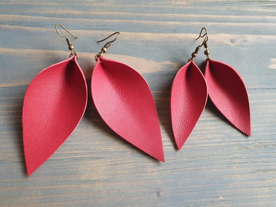 Red Leather Earrings, Leaf Earrings, Leather Leaf Earrings, Boho Earrings. Rustic Leather Earrings. Bohemian Earrings. Western Earrings.