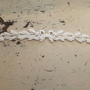 Shabby Chic Resin furniture applique! Bow & Berries Vine!