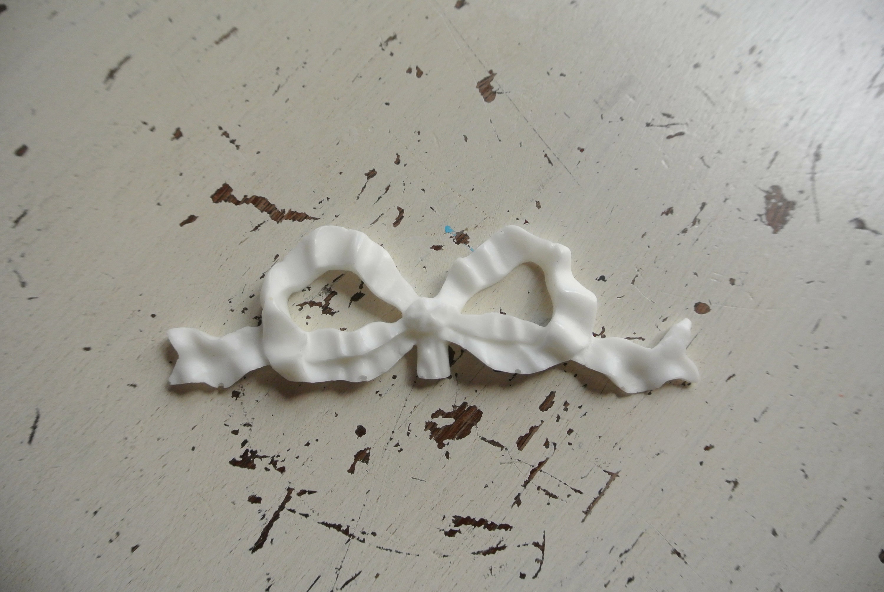 Shabby Chic Resin furniture applique! Little Bow!