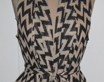 Envoltura multifuncional que se puede usar 20 maneras diferentes, desde el verano hasta el invierno, desde la playa hasta la oficina!