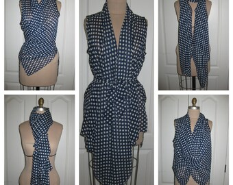 Envoltura multifuncional que se puede usar 20 maneras diferentes, desde el verano hasta el invierno, desde la playa hasta la oficina!